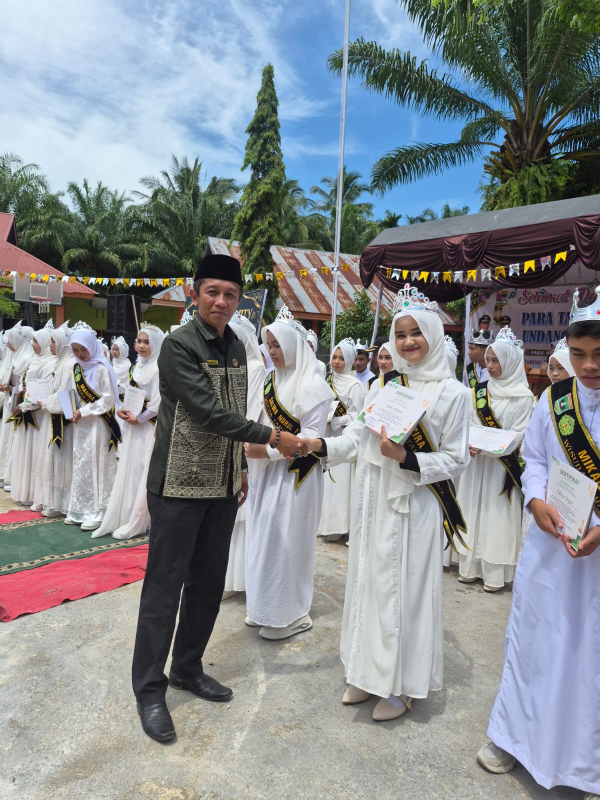 Wujudkan Generasi Qur’ani, SMAN 1 Padang Gelugur Sukses Gelar Ujian dan Wisuda Tahfidz 2026